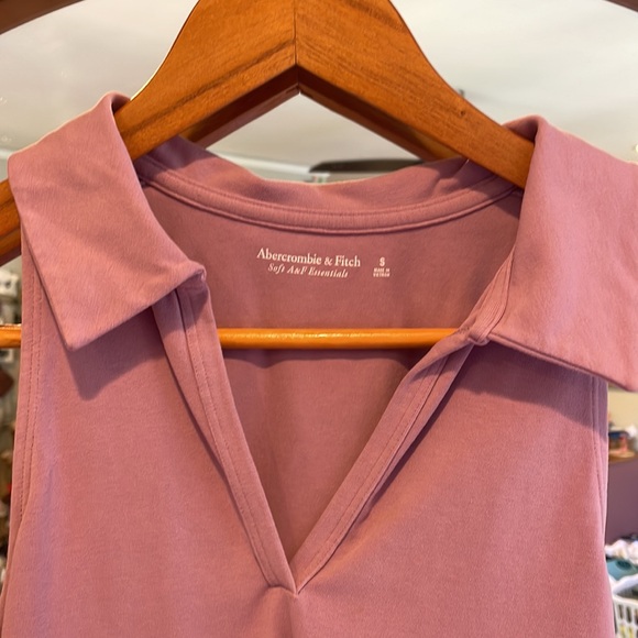 Abercrombie & Fitch Soft A&F Collection Cropped Collared Tank in Purple - Picture 2 of 3